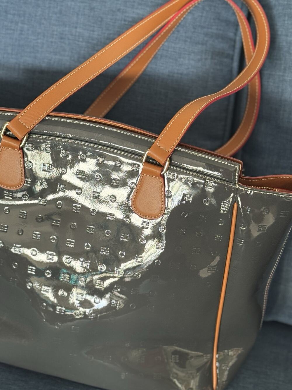 Arcadia Made In Italy Genuine Patent Leather Tote Navy Tan High Gloss